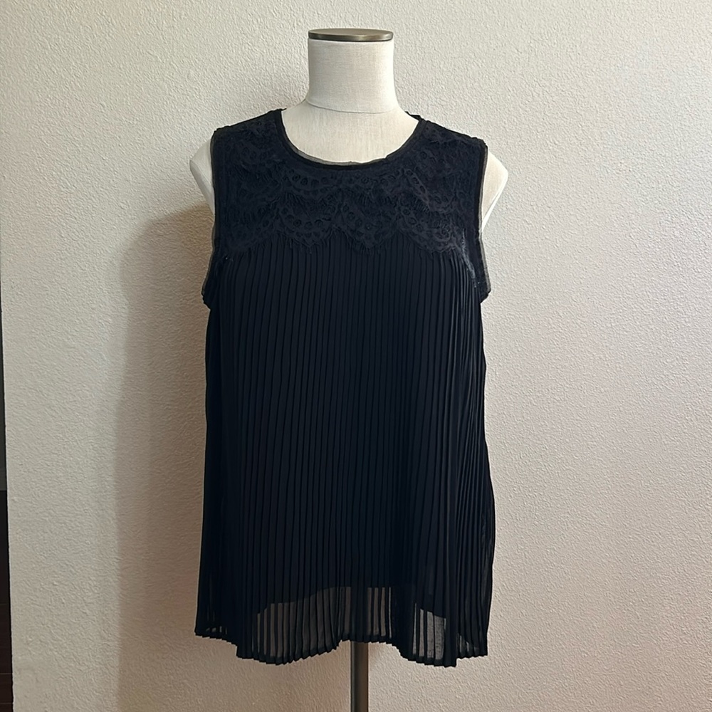 Ann Taylor Top
LP 6